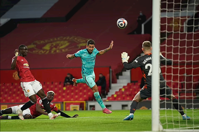 MU để Liverpool ghi 4 bàn trên sân Old Trafford