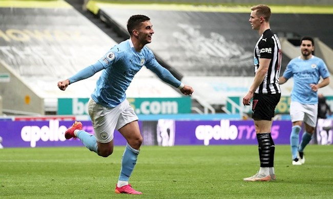 Man City đánh bại Newcastle 4-3