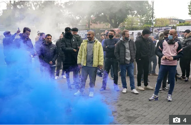 CĐV Tottenham phản đối Chủ tịch Daniel Levy CĐV Tottenham phản đối Chủ tịch Daniel Levy