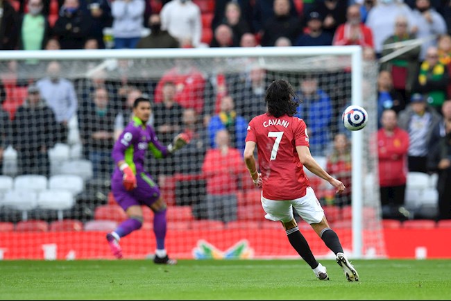 Cavani mở tỷ số cho MU sau một siêu phẩm sút xa Cavani mở tỷ số cho MU sau một siêu phẩm sút xa