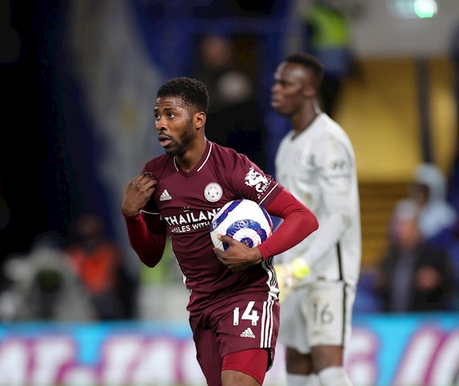 Iheanacho đem về bàn gỡ cho Leicester