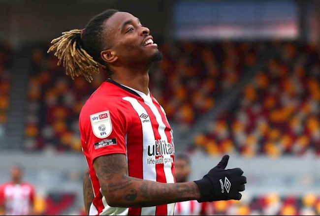 Ivan Toney đã ghi 32 bàn, kiến tạo 10 lần tại Championship mùa vừa qua. Chân sút sinh năm 1996 còn cách tấm vé dự Premier League một trận đấu nữa. Ảnh: Getty.