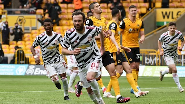 Mata giúp MU vượt lên dẫn trước 2-1