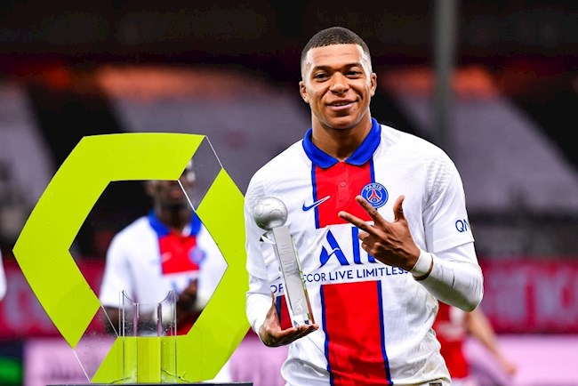 Mbappe ẵm giải cầu thủ xuất sắc nhất mùa Mbappe ẵm giải cầu thủ xuất sắc nhất mùa