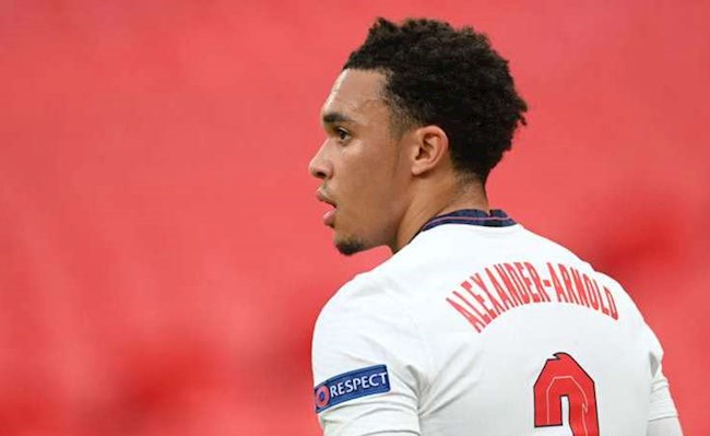 Southgate lý giải việc gọi Arnold: “Thích thì tôi gọi 6 hậu vệ phải”