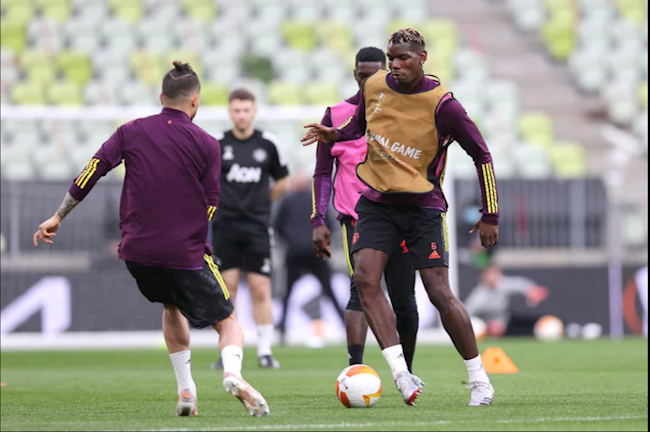 Các cầu thủ MU tập luyện trước trận chung kết