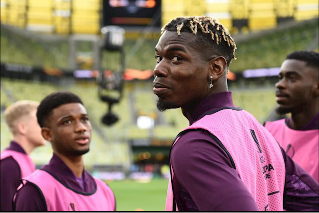 Các cầu thủ MU tập luyện trước trận chung kết