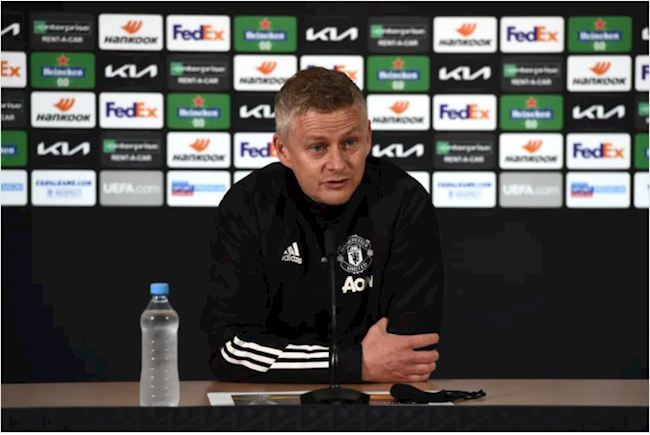 HLV Solskjaer và các cầu thủ MU trả lời phỏng vấn trước trận
