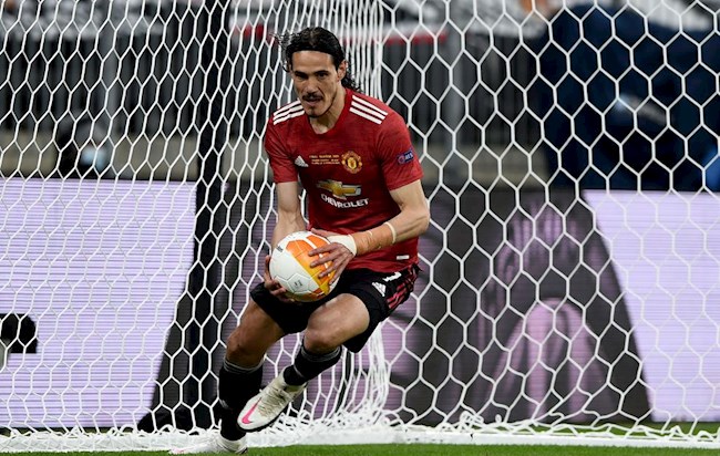 Cavani gỡ hòa 1-1 cho MU nhờ bản năng sát thủ đỉnh cao