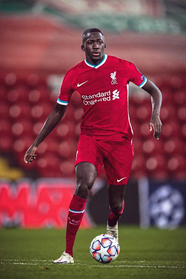 Konate gia nhập Liverpool