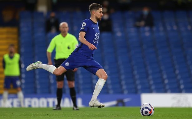 Jorginho tiết lộ cả đội Chelsea luyện penalty để trừng phạt Man City