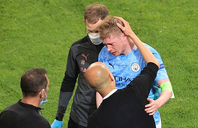 De Bruyne rời sân trong nước mắt