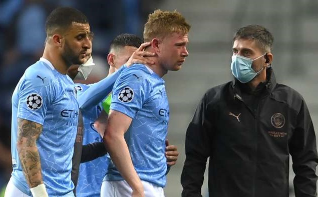 De Bruyne rời sân vì chấn thương