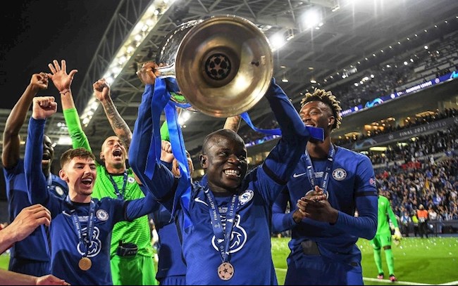 N’Golo Kante: Nhét City vào một cái chai rồi… bỏ vào túi