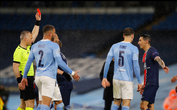 Cả giận mất khôn, Angel Di Maria nhận thẻ đỏ trước Man City