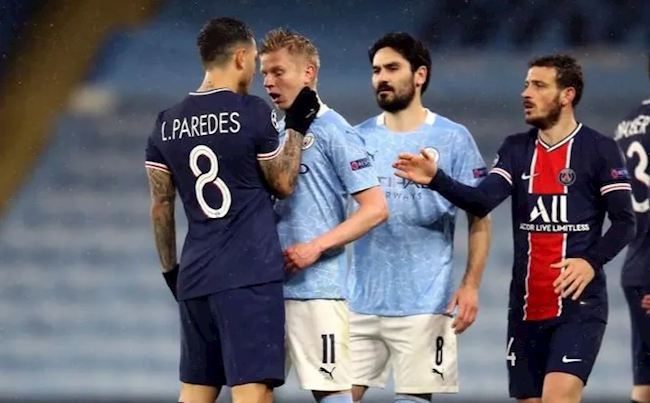Bí thuật của Paredes: Vừa bóp cổ vừa tặng Zinchenko 1 thẻ vàng