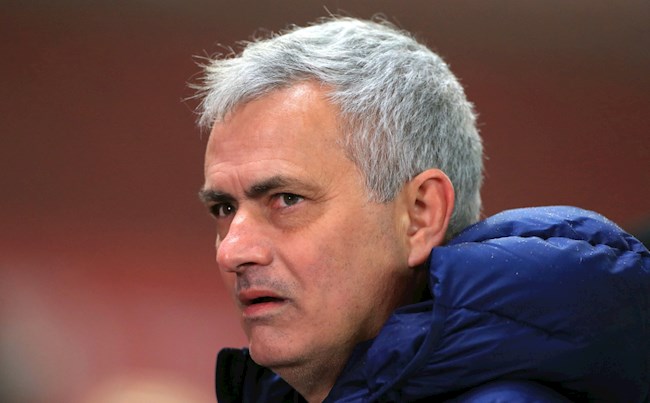 Jose Mourinho bị hãng hàng không cà khịa