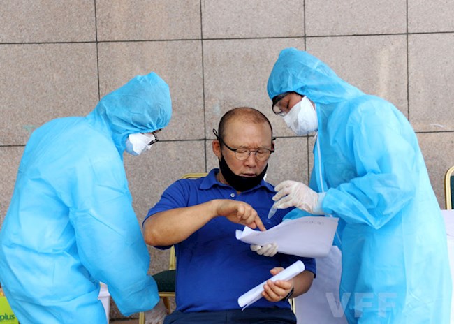 ĐT Việt Nam xét nghiệm Covid-19 ngay sau khi tập trung