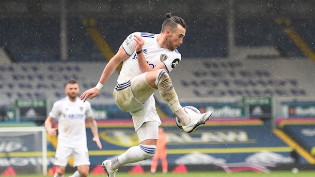 Stuart Dallas có bàn thắng thứ 8 ở NHA mùa này Stuart Dallas có bàn thắng thứ 8 ở NHA mùa này