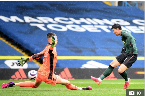 Son Heung-Min ghi bàn vào lưới Leeds