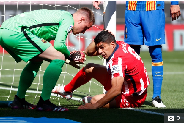 Stege chỉ trích Luis Suarez vì thối ăn vạ Stege chỉ trích Luis Suarez vì thối ăn vạ