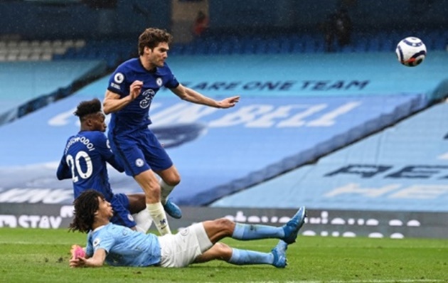 Man City thua 1-2 trước Chelsea