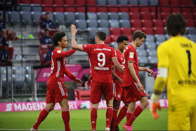 Lewandowski lên thần, Bayern đại thắng để mừng Chiếc đĩa bạc
