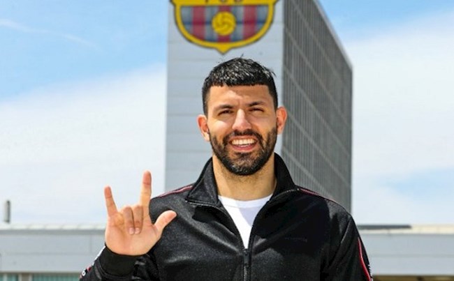 Aguero chính thức tới Barca Aguero chính thức tới Barca