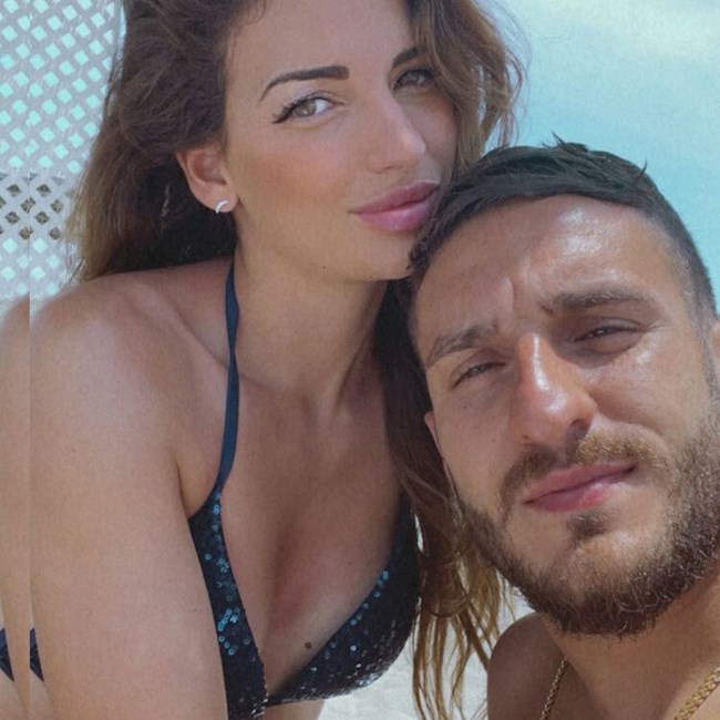 Tiền vệ Koke và vợ Beatriz Espejel đi nghỉ ngơi trước thềm VCK Euro 2020 cùng ĐT Tây Ban Nha.