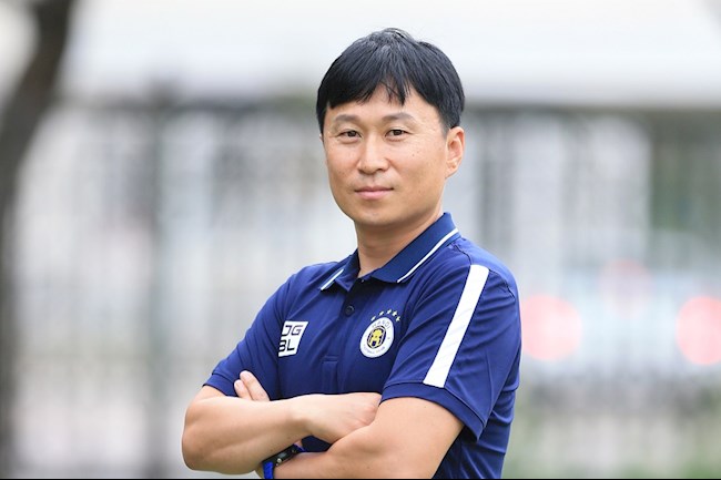 Tân HLV trưởng Chun Jae Ho đặt mục tiêu đá tấn công cho CLB Hà Nội