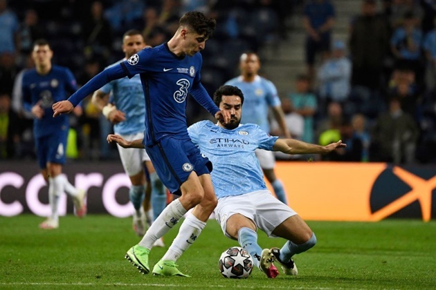 Ilkay Gundogan chúc mừng 3 sao Chelsea
