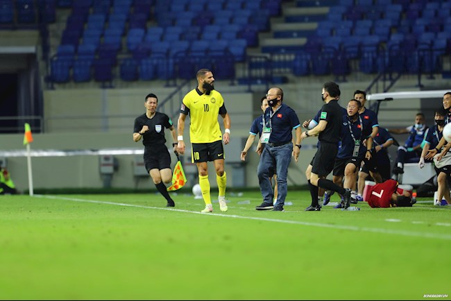VIDEO: Học trò bị triệt hạ, thầy Park phản ứng mạnh và cái kết đắng lòng