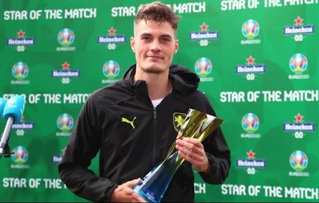 Patrik Schick xuat sac nhat