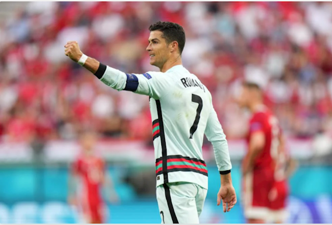 Ronaldo lập cú đúp cho Bô Đào Nha