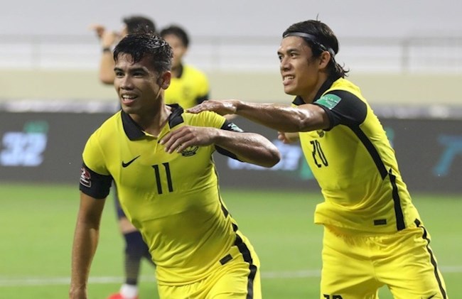 Safawi Rasid (trái) ghi bàn giúp Malaysia thắng Thái Lan 1-0 ở trận cuối bảng G. Ảnh: FAM.
