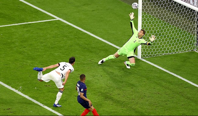 Hummels: Con trai tôi ăn mừng khi thấy bố phản lưới nhà