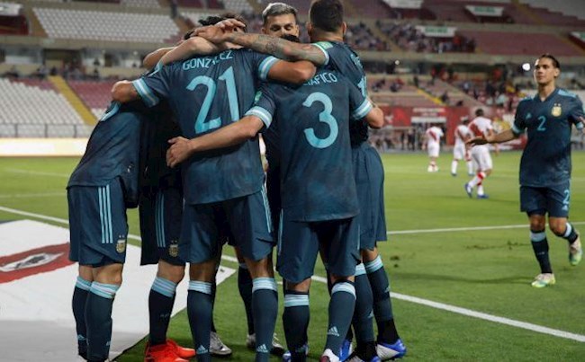 Argentina thang Peru