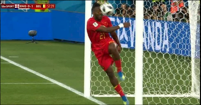Batshuayi và tai nạn ở World Cup 2018