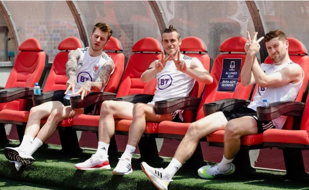 Bale trong buổi tập mới nhất của ĐT xứ Wales Bale trong buổi tập mới nhất của ĐT xứ Wales