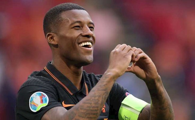 Wijnaldum doi truong Ha Lan