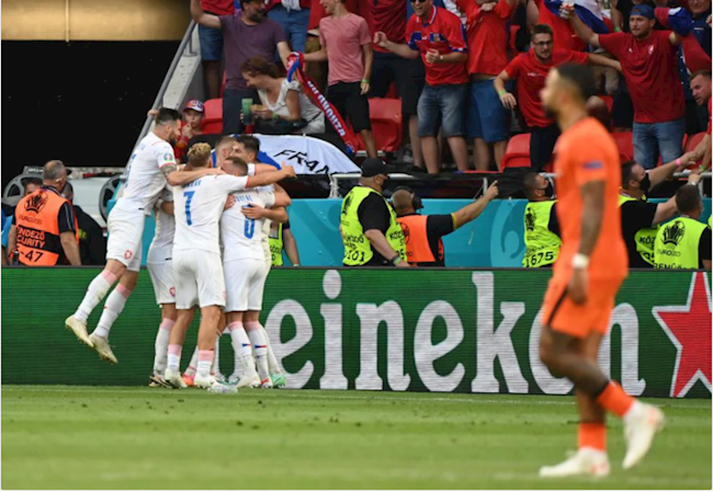 Hà Lan thất vọng khi không thể vào tứ kết