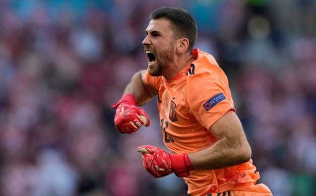 HLV Luis Enrique ca ngợi Unai Simon sau màn lập công chuộc tội ấn tượng