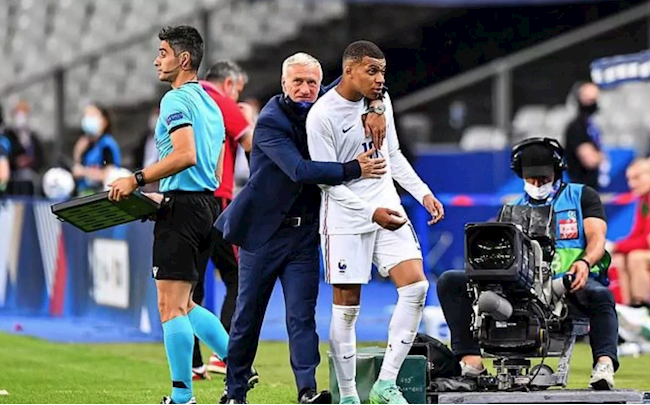 Sự ưu ái của Deschamps đã làm hại Mbappe
