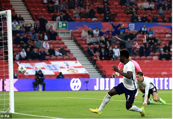 Bukayo Saka giúp Arsenal thắng áo với tỷ số tối thiểu