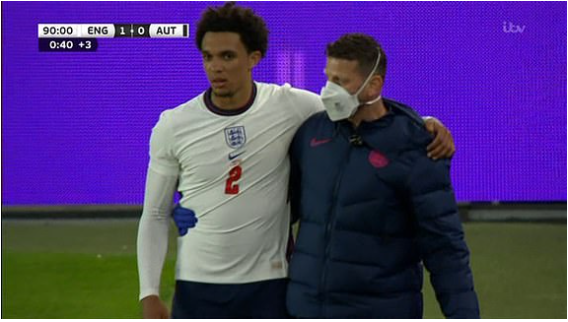 Alexander-Arnold và Jack Grealish dính chấn thương