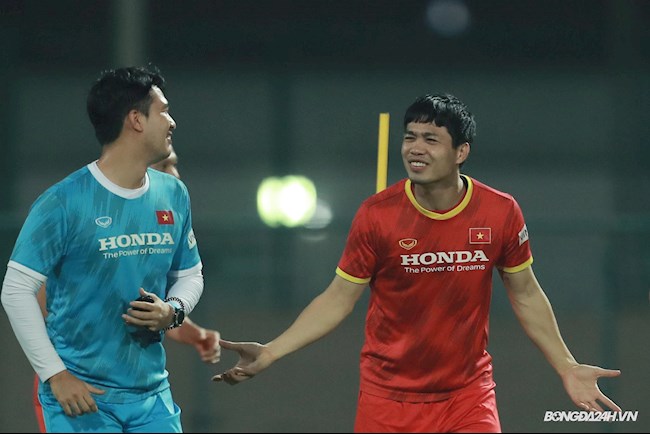 Công Phượng cười như được mùa trong buổi tập chuẩn bị cho trận đấu với ĐT Indonesia