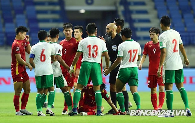 Việt Nam vs Indo va chạm