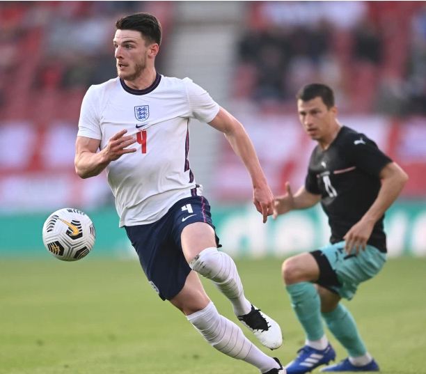 Declan Rice đang trưởng thành vượt bậc