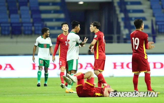 Việt Nam vs Indo va chạm