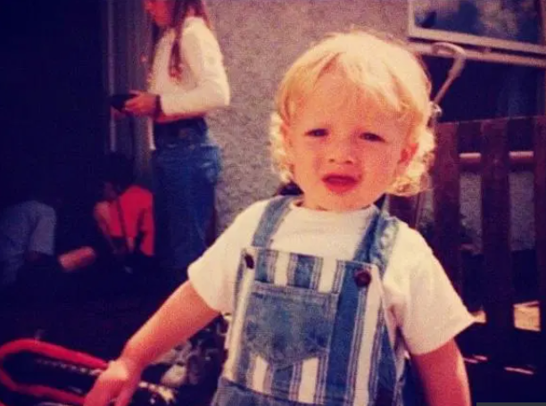 Jordan Pickford khi mới chập chững biết đi